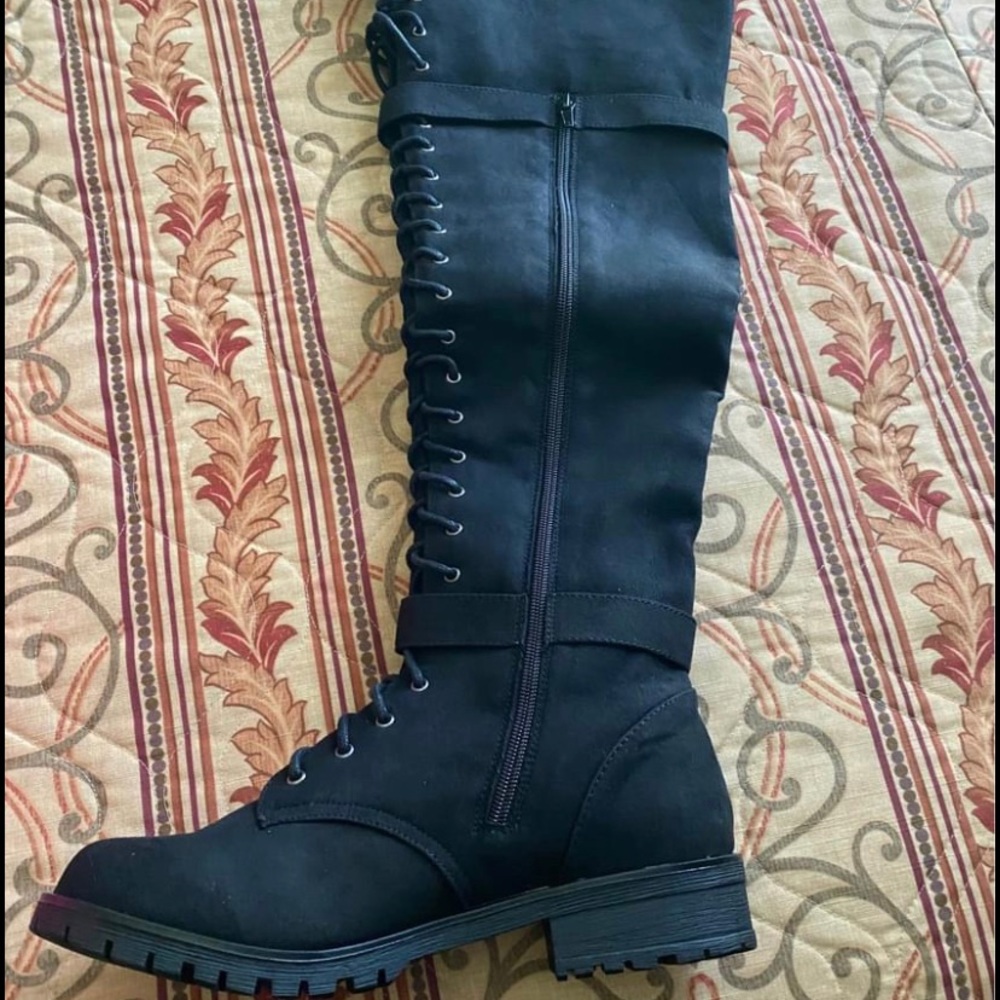 Piper Thigh high style boots brand new size 9.5